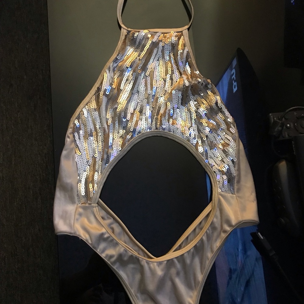 Dancer 1 piece